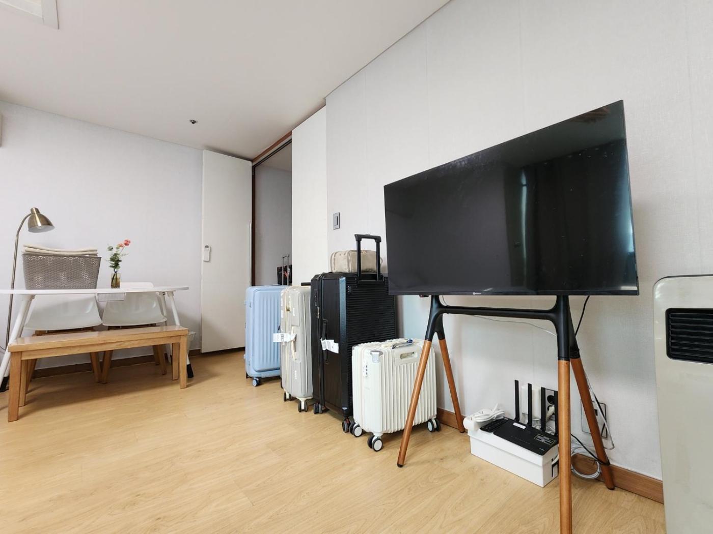 Apartment Hongdae Loading Seoul